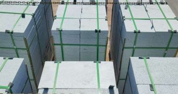 吴忠 芝麻白花岗岩5公分地铺石 花岗岩厂家工厂装车日常