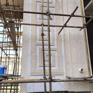 吴忠 黄金麻花岗岩别墅外墙干挂回纹造型效果