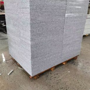 吴忠 芝麻白火烧面1.8厚300*600地铺石，尺寸标准，厚薄均匀