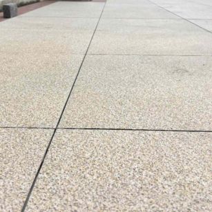吴忠 黄金麻花岗岩石板材荔枝面地面铺装效果