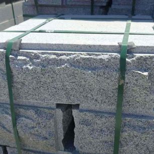 吴忠 芝麻白花岗岩自然面成品