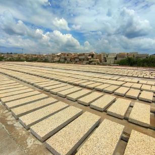 吴忠 黄金麻花岗岩荔枝面地铺石防护中