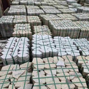 吴忠 黄金麻白麻花岗岩荔枝面地铺石(冰裂纹)