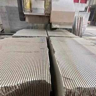 吴忠 车间生产日常，黄金麻白麻花岗岩