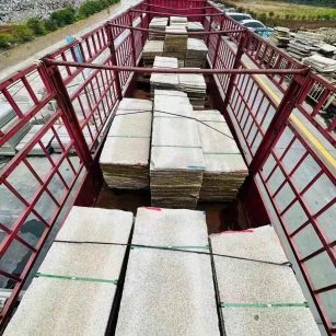 吴忠 黄金麻花岗岩荔枝面，光面毛板装车完成