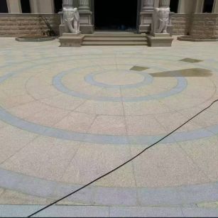 吴忠 黄金麻芝麻灰花岗岩石材地铺拼接效果