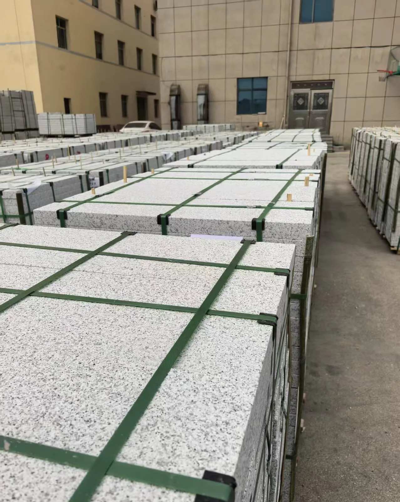 吴忠 白麻花岗岩5.0公分荔枝面地铺石