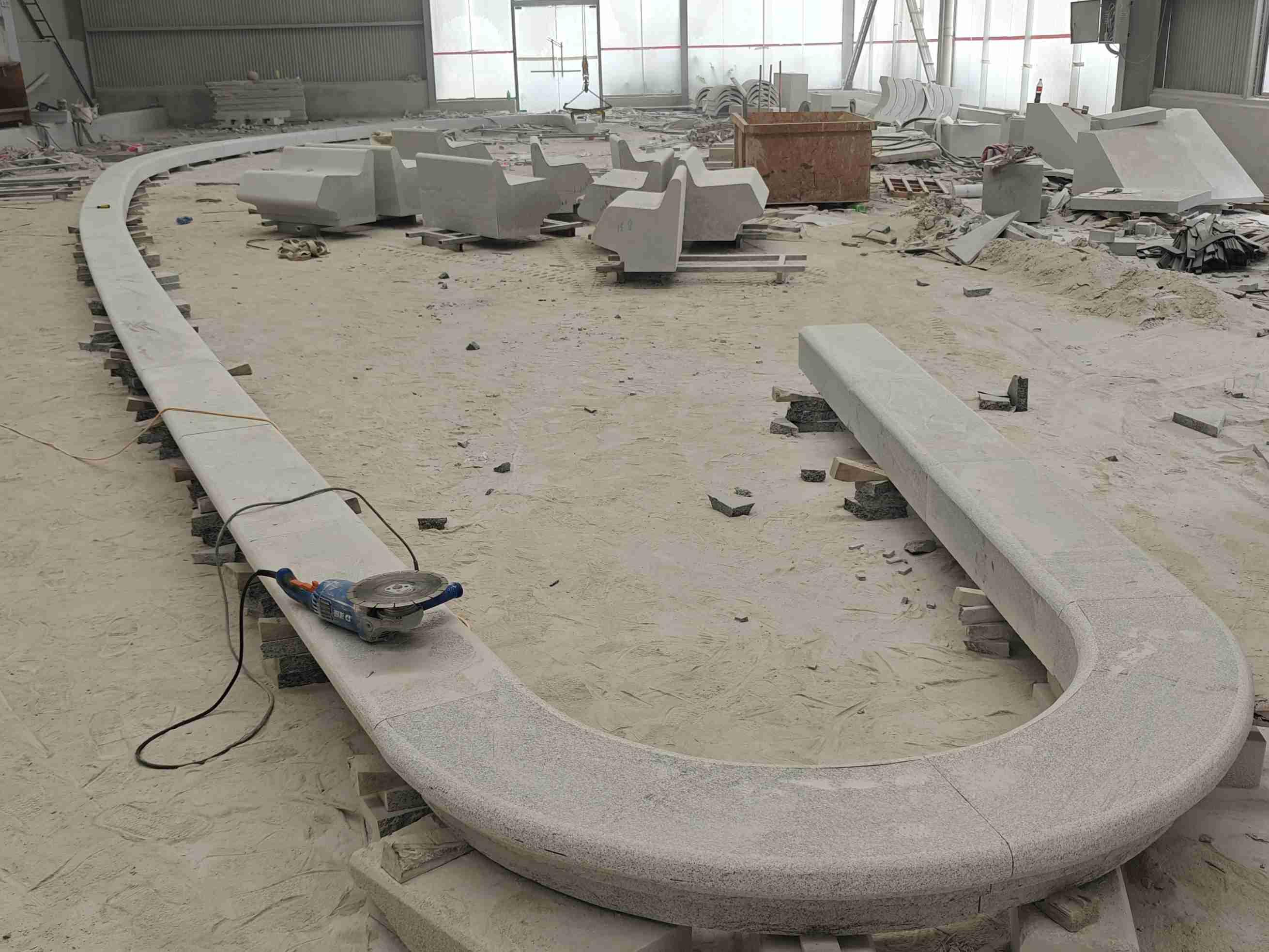 吴忠 芝麻白花岗岩弧形花坛石，坐凳石