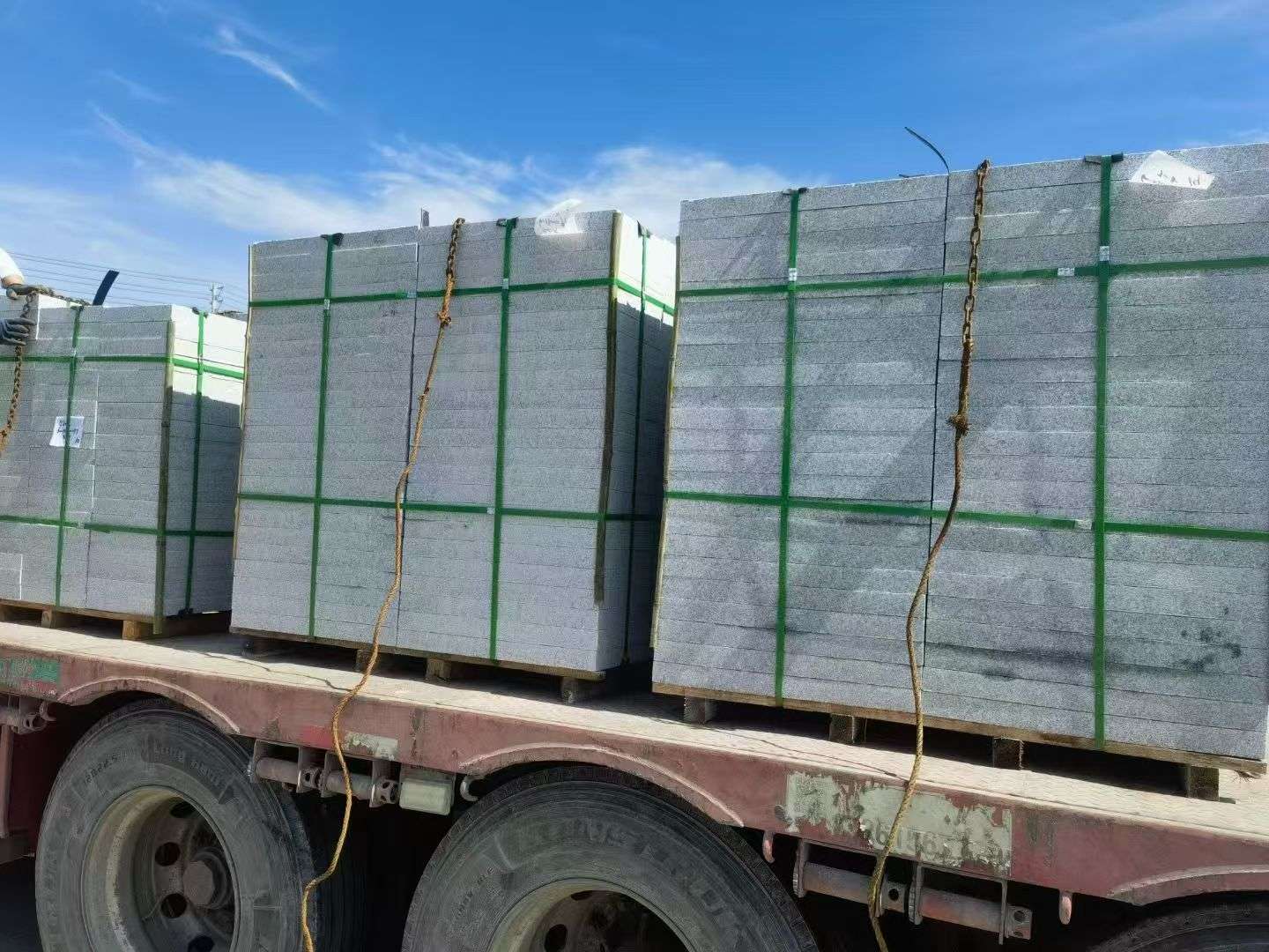 吴忠 芝麻白花岗岩地铺石装车日常