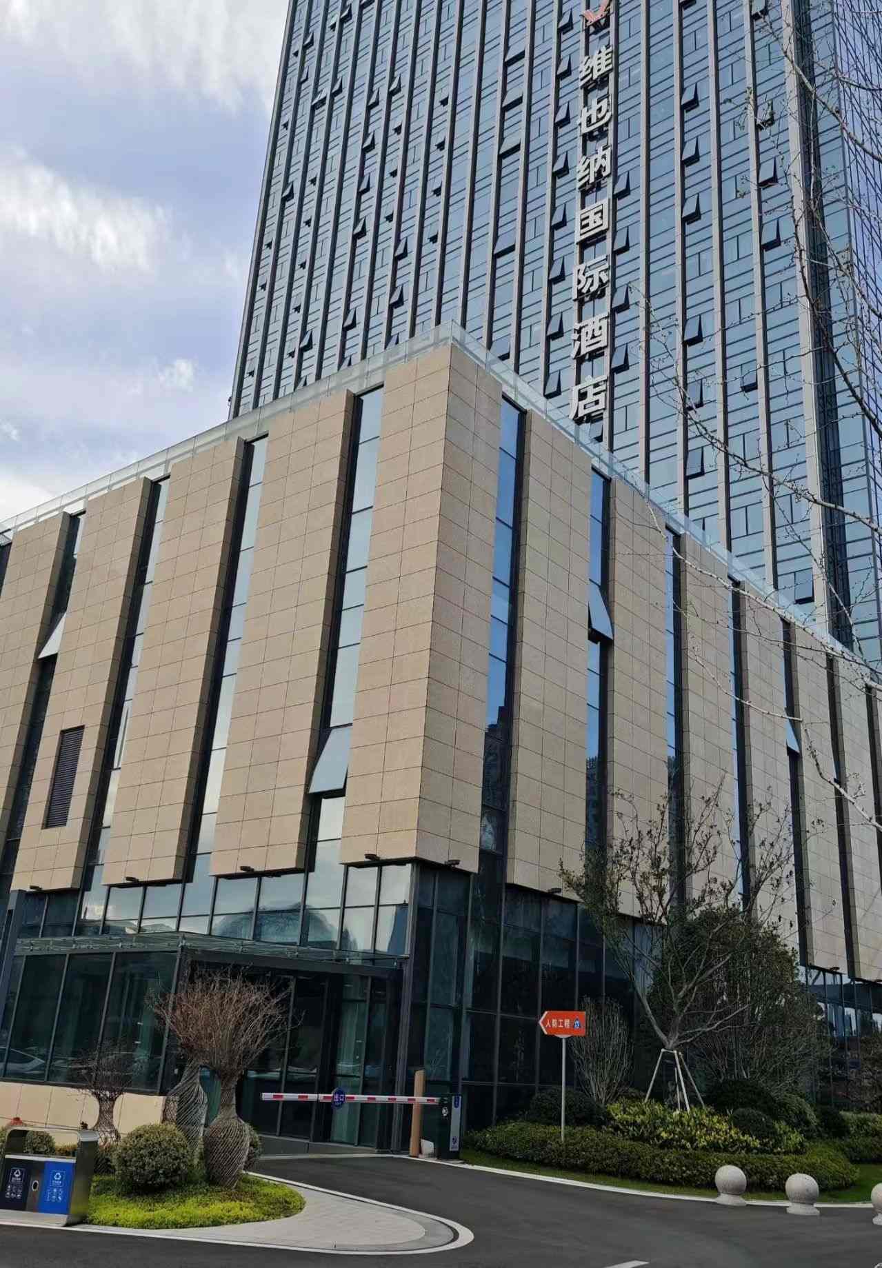 吴忠 黄金麻花岗岩外墙干挂