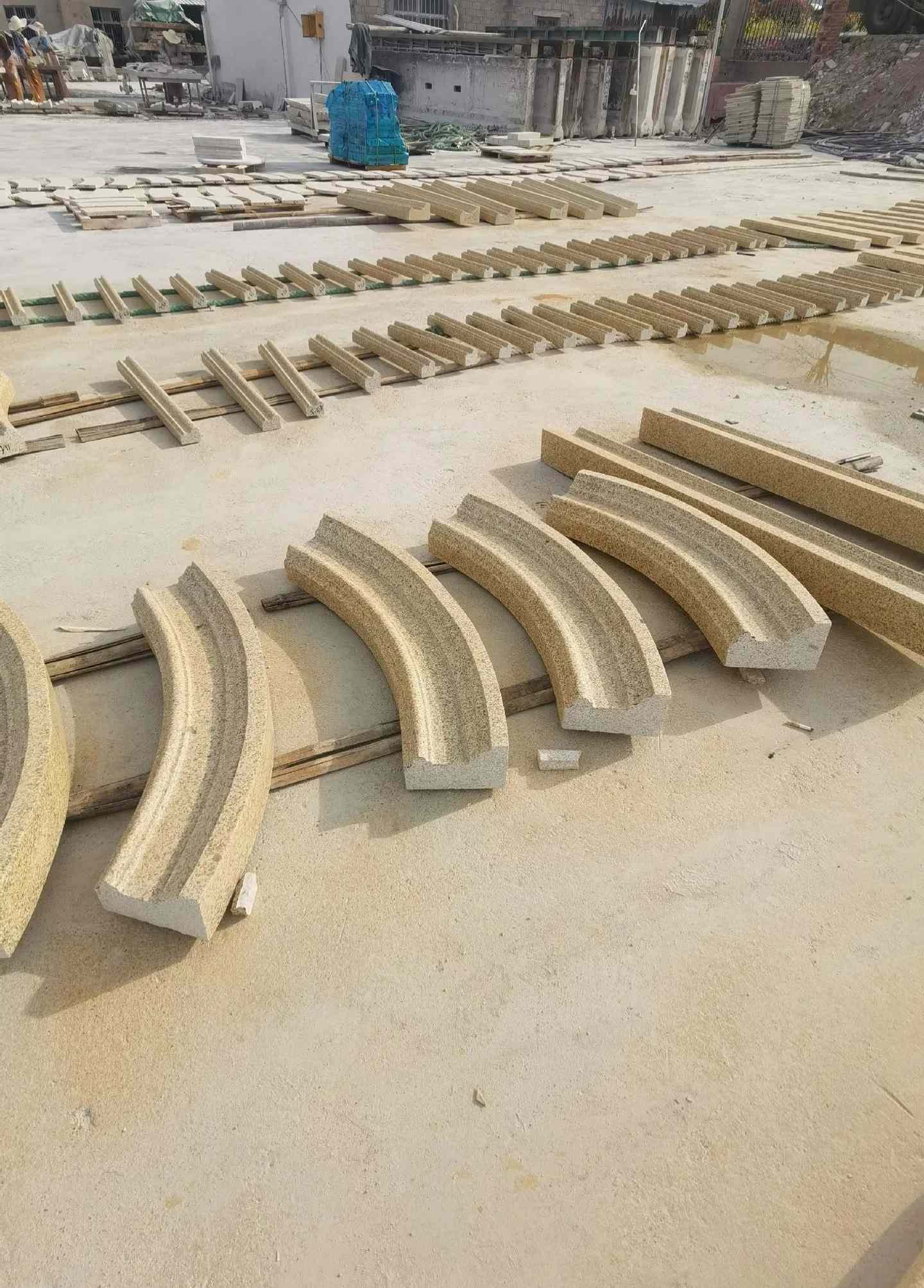 吴忠 黄金麻花岗岩别墅线条