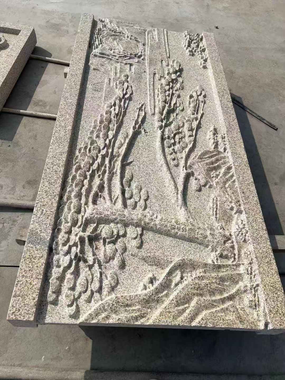 吴忠 黄金麻雕刻板浮雕迎客松