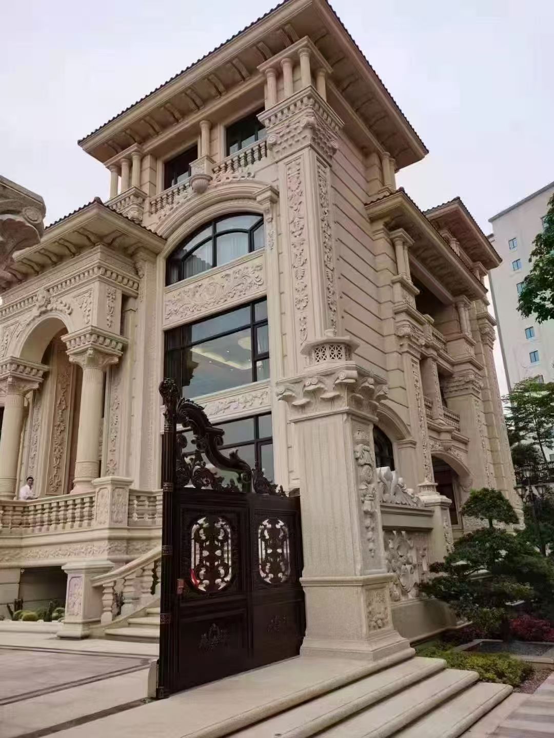 吴忠 黄金麻花岗岩别墅外墙干挂效果展示