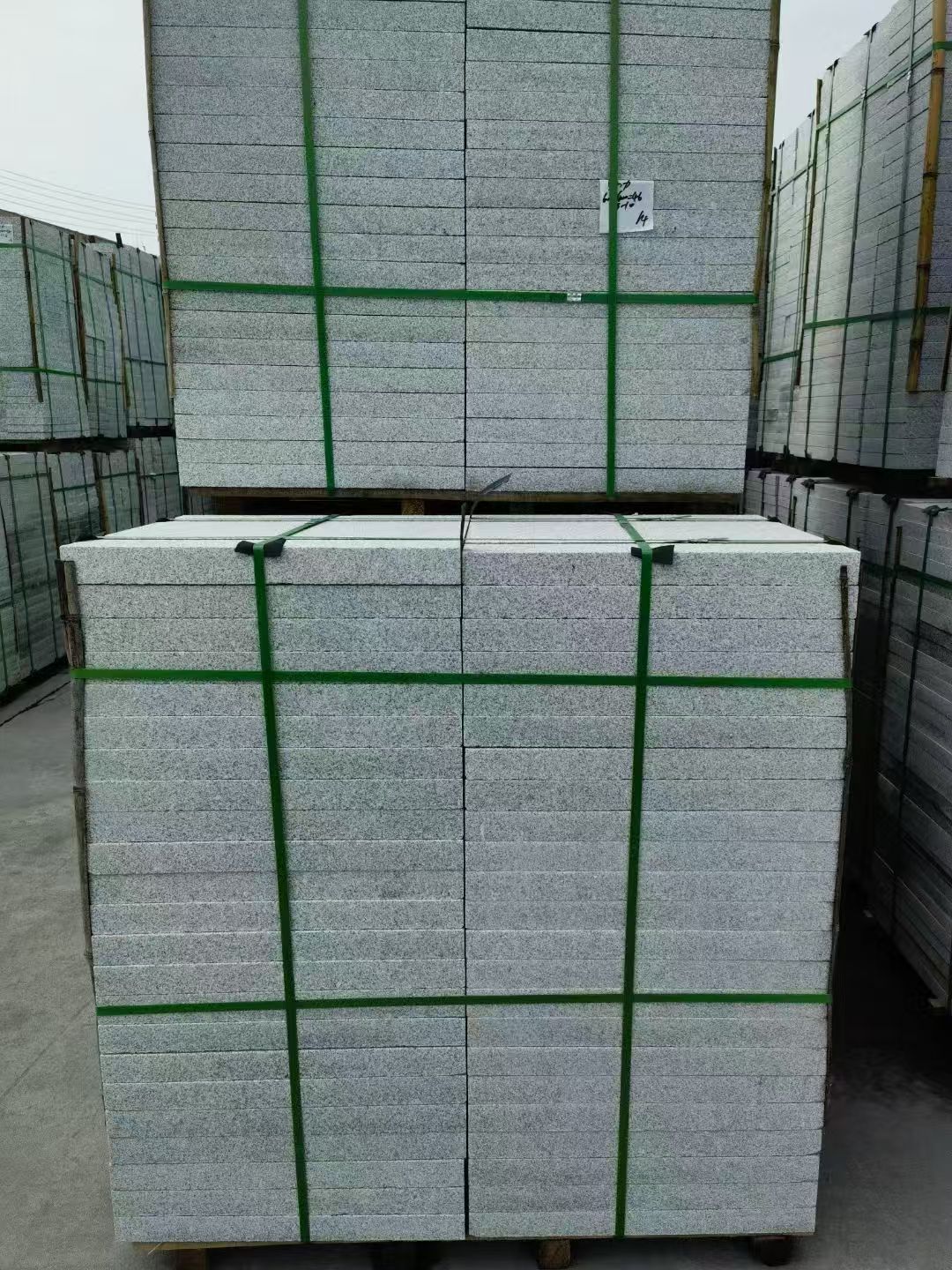 吴忠 芝麻白火烧，园林广场市政工程地铺石，1.8~5.0厚均有现货