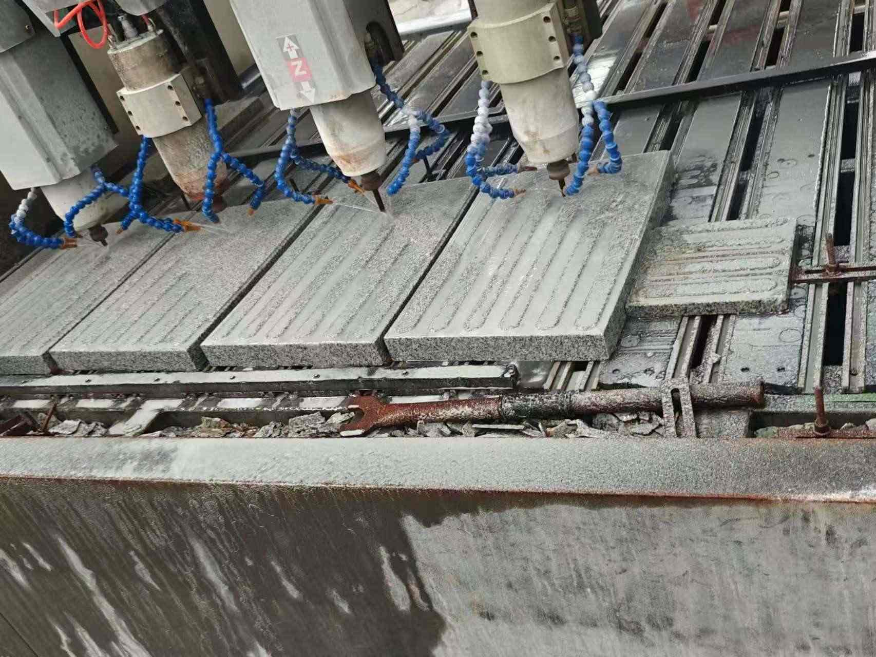 吴忠 芝麻白花岗岩荔枝面盲道雕刻