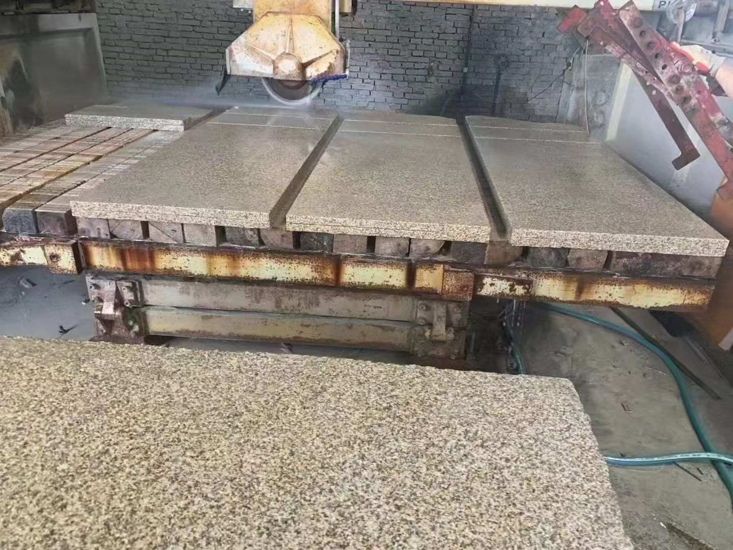 吴忠 黄金麻荔枝面成品板加工