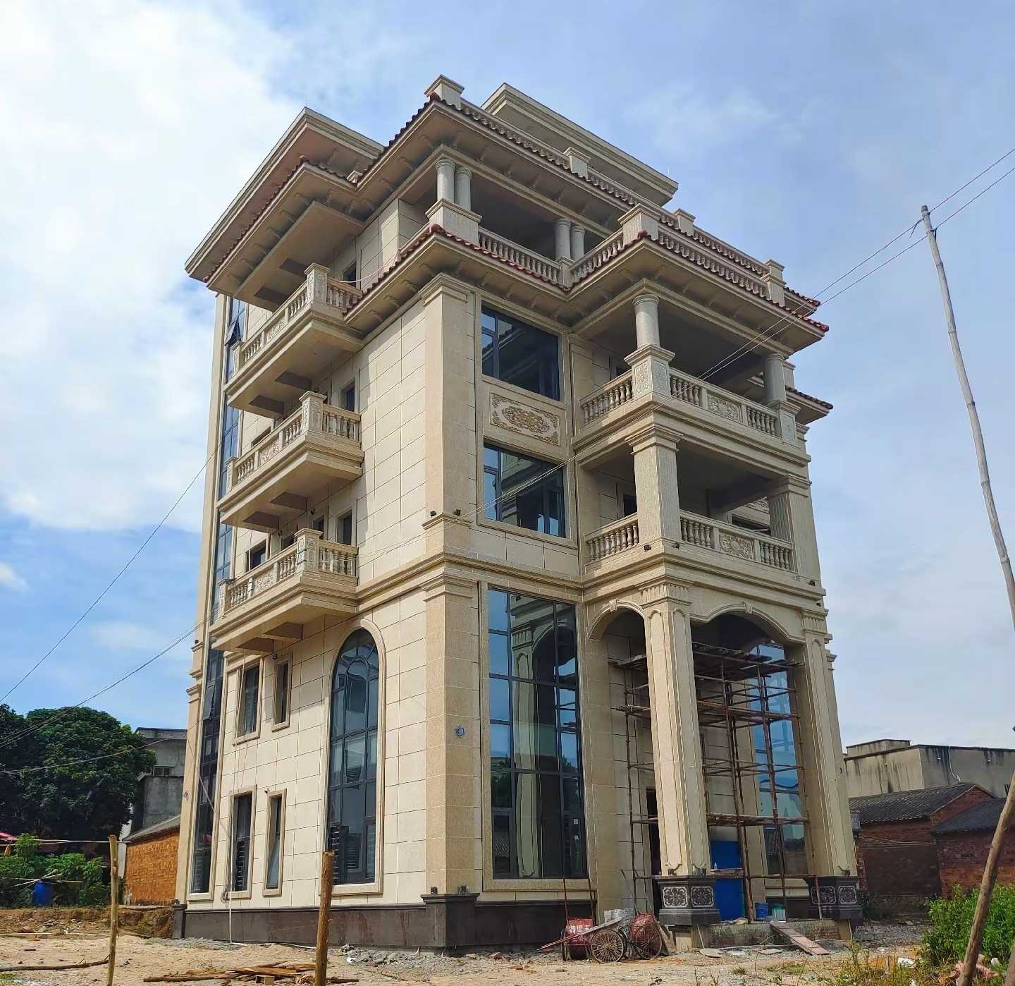 吴忠 黄金麻花岗岩石材别墅外墙干挂搭配（雕花栏杆花瓶柱门楼罗马柱）